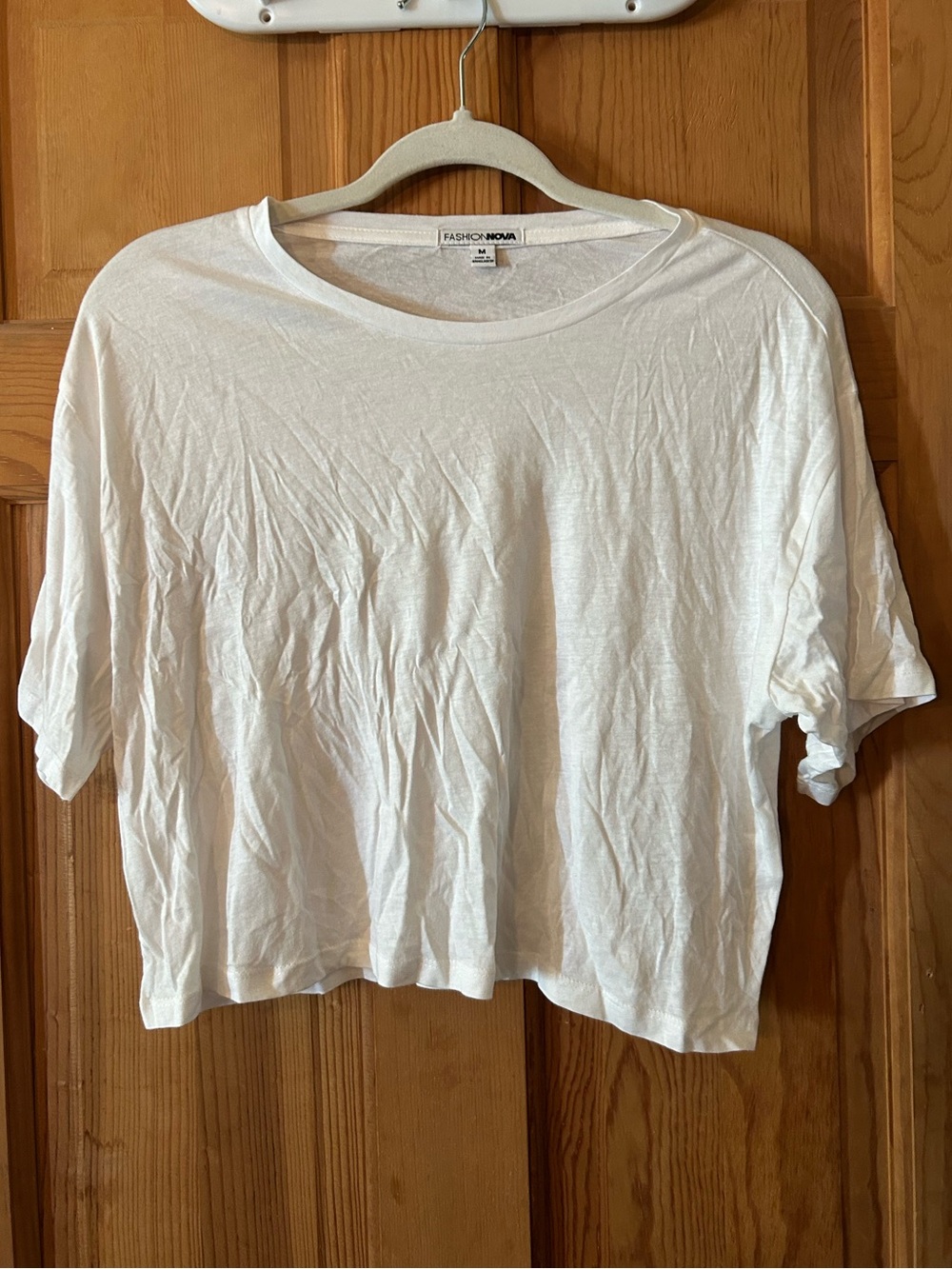 Fashion Nova White Cropped Tee - Casual Crewneck Crop